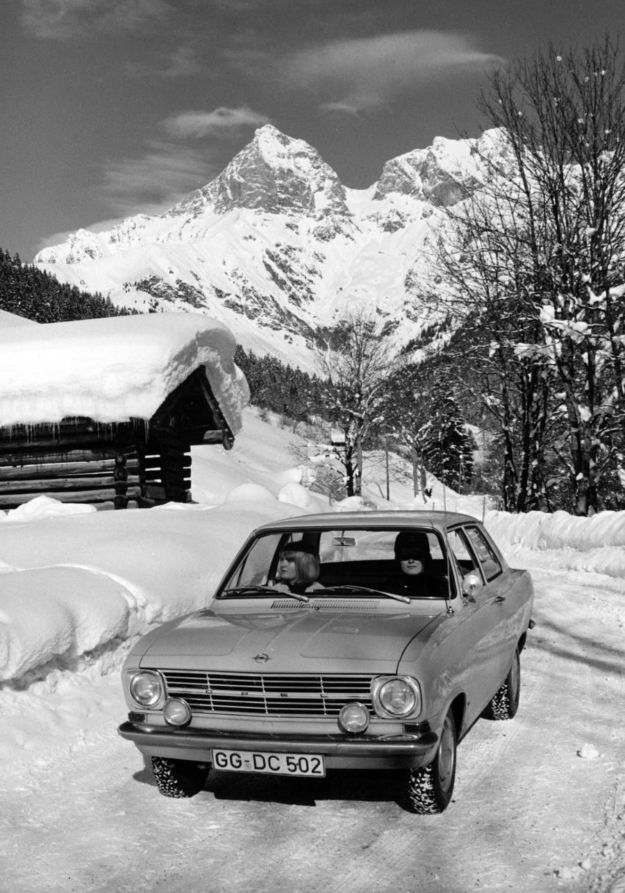  Opel Kadett 2-Door Sedan 1965 года  (фото 5 из 12)